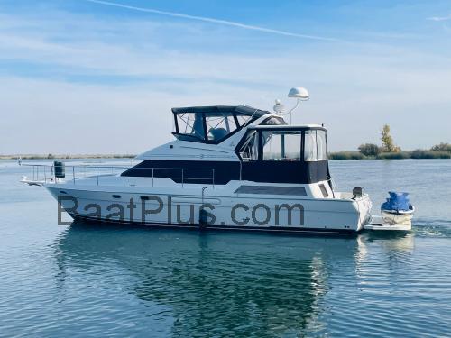 Bayliner 4587 Spesifikasjoner og anmeldelser